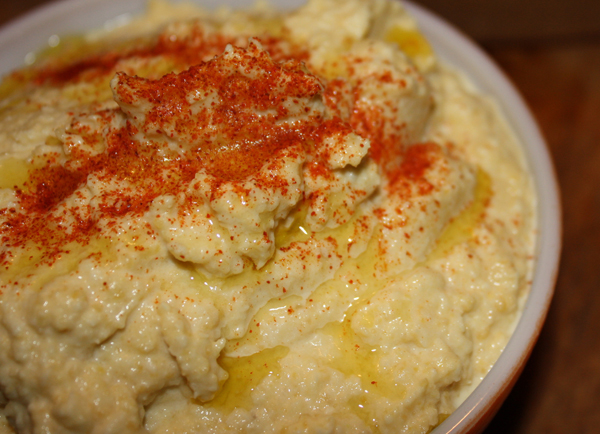 Heavenly Garlicky Hummus